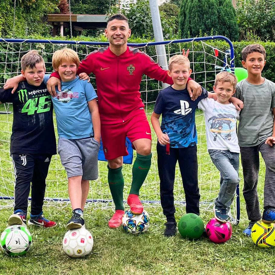 Fussball Kindergeburtstag Duesseldorf Geburtstagsparty Geburtstag Kinder NRW