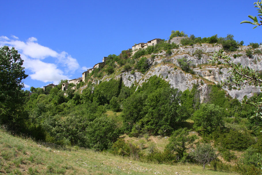 Bild: der Ort Oppedette auf dem Felsen