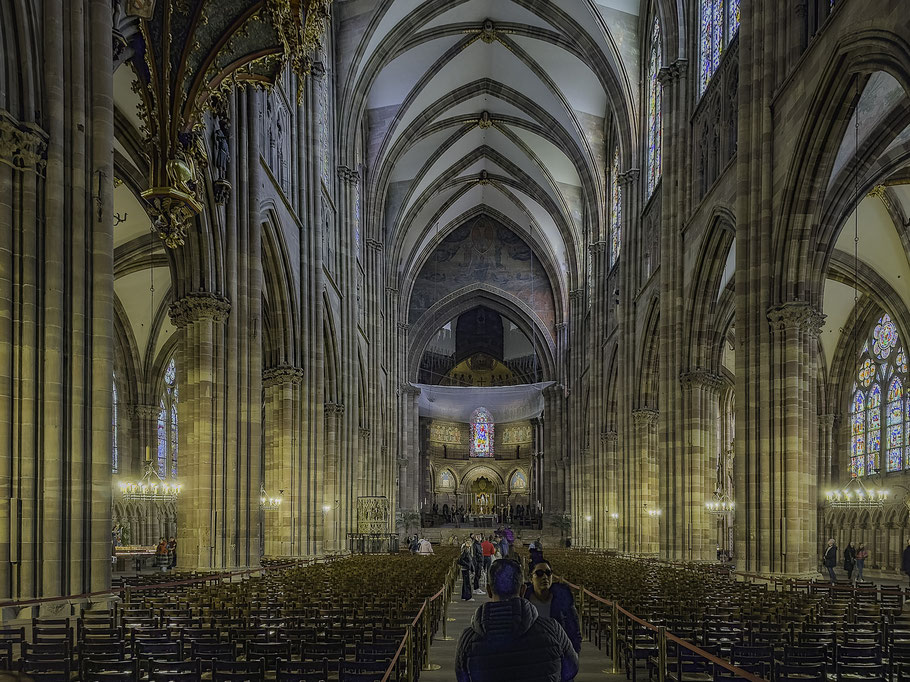 Bild: Blick in das Innere der Cathédrale Notre-Dame de Strasbourg