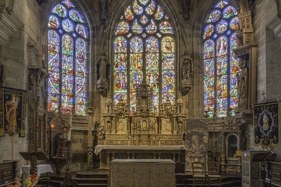 Bild: Kirche Saint-Germain im umfriedeten Pfarrbezirk von Pleyben 