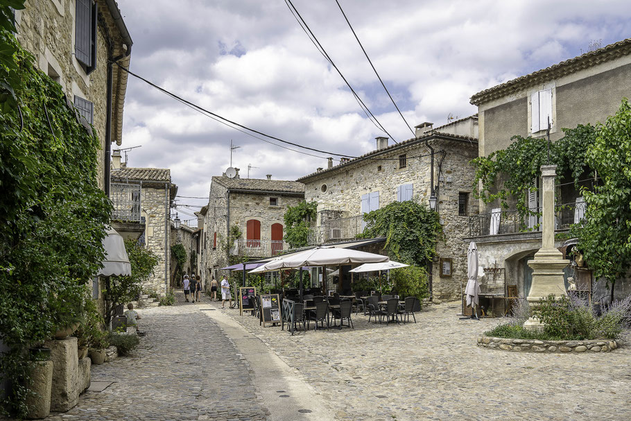 Bild: Aiguèze an der Ardèche 