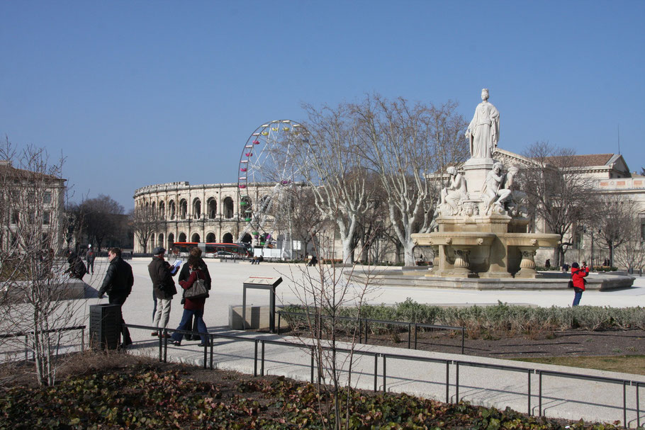 Bild: Nimes mit Arènes de Nîmes/Amphitheater in Nimes