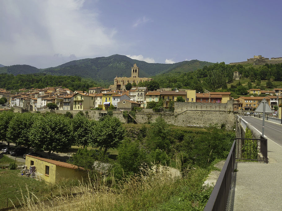 Bild: Prats-de-Mollo-la-Preste mit Fort Lagarde und Kirche Saintes Juste & Ruffine, Frankreich