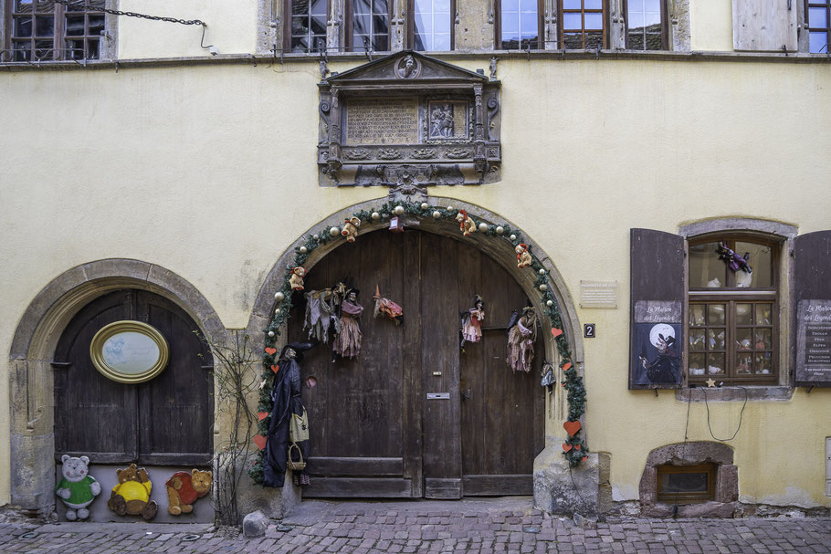 Bild: Haus des Weinschmecker Conrad Ortlieb in der Rue du Cherf in Riquewihr im Elsass, Frankreich