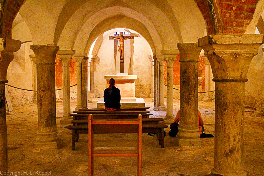 Bild: Krypta der Basilika Sainte Marie Madeleine in Vézelay 