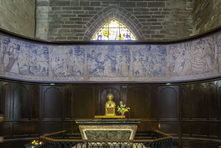 Bild: Grab und Reliquienschrein von Saint-Vincent Ferrier in der Kathedrale Saint-Pierre in Vannes 