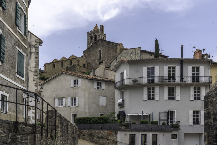 Bild: Blick zur Kirche Saintes Juste et Ruffine in Prats-de-Mollo-la-Preste, Frankreich