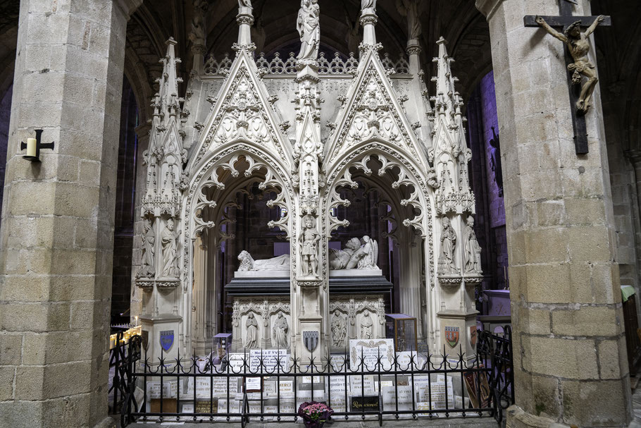 Bild: Kathedrale Saint-Tugdual in Tréguier in der Bretagne  