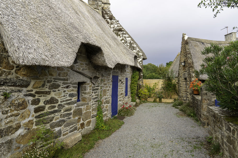 Bild: Kérascoët das bewohnte Museumsdorf, in der Bretagne   