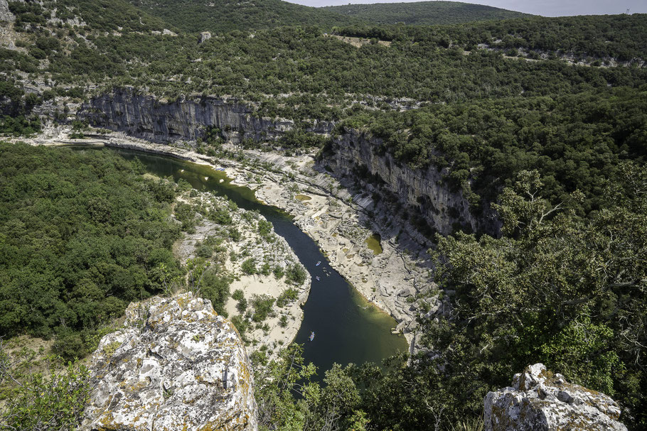 Bild: Blick vom Belvédère du Ranc Pointu auf die Gorges de l´Ardèche