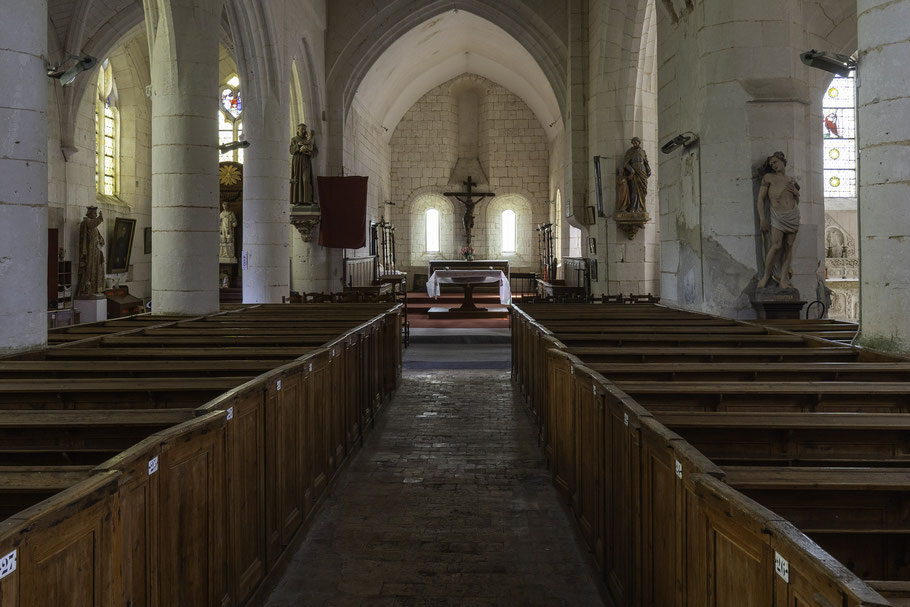 Bild: Blick in das dreischiffige Innere der Église Saint-Laurent in Marais-Vernier