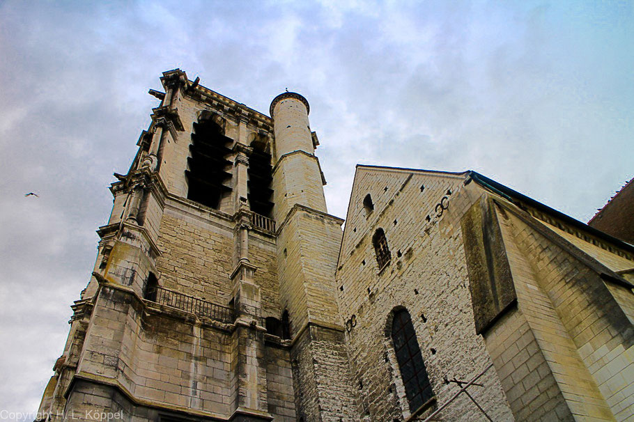 Bild: Glockenturm der Église Sainte Madeleine in Troyes