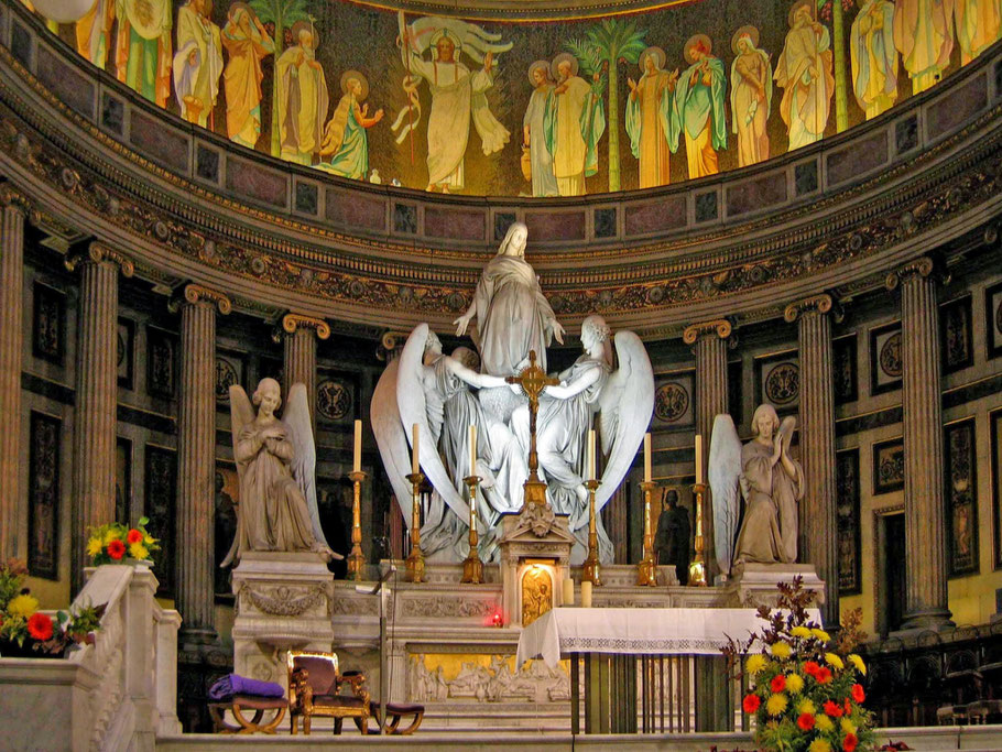 Bild: Innenansicht von Église La Saint-Marie-Madeleine in Paris, Frankreich