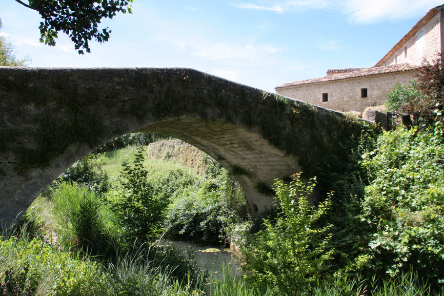 Bild: römische Brücke in Céreste