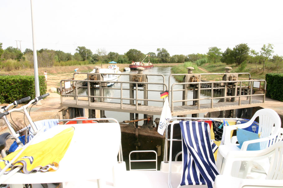 Bild: Hausboot-Tour auf dem Canal du Rhône a Sète und Étang de Thau in den Canal du Midi 