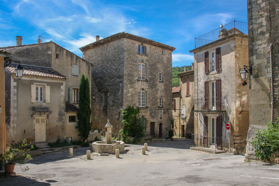 Bild: Céreste in der Provence