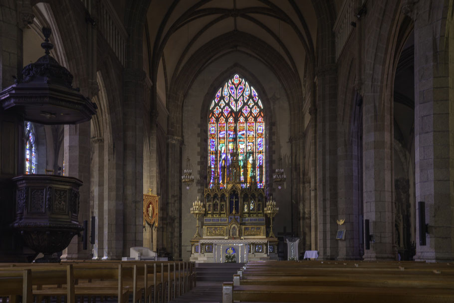 Bild: Blick in das Innere der Èglise Saint-Léonard