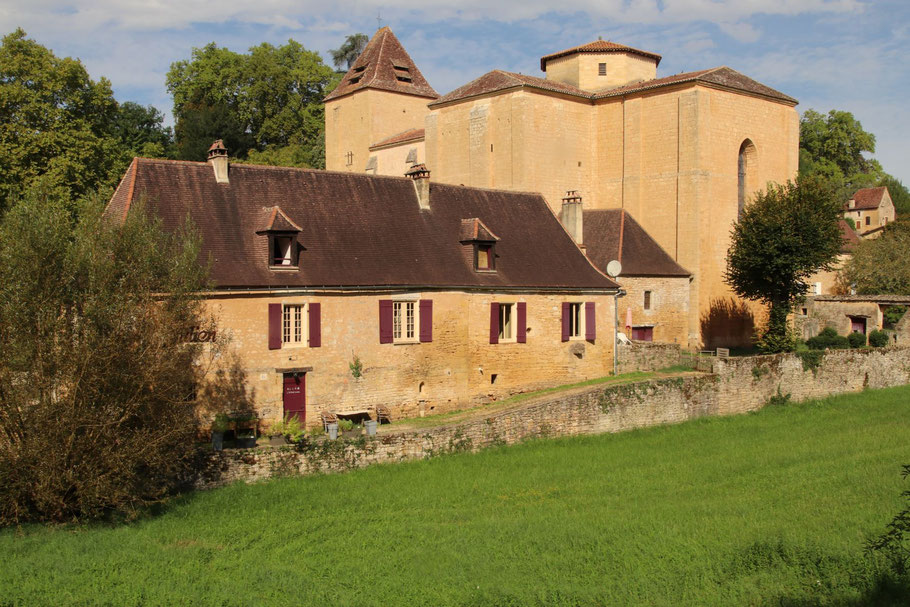 Bild: Paunat an der Dordogne mit Kirche St. Martial