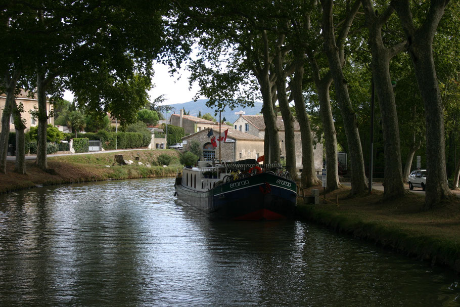 Bild: Mit dem Hausboot auf dem Canal du Midi 