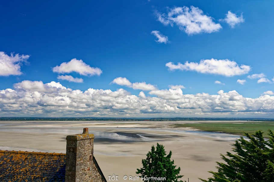 Bild: Blick ind die Ferne vom Mont-Saint-Michel