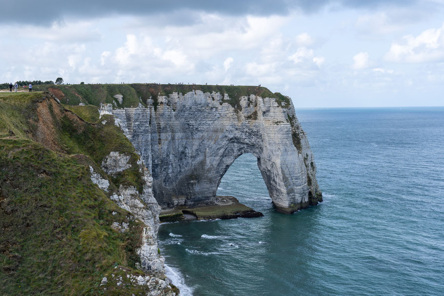 Bild: Felsenküste Étretat, Blick auf La Manneporte