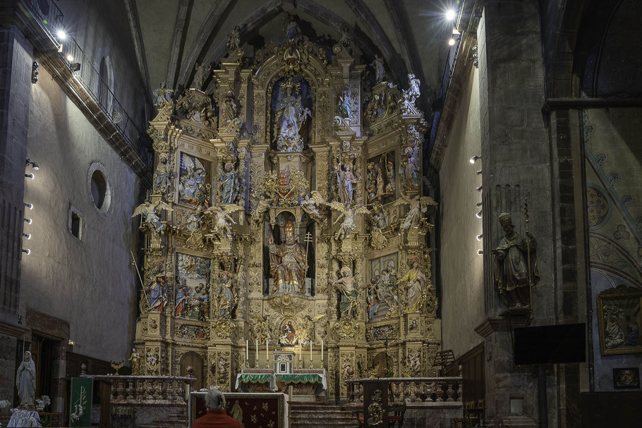 Bild: Retabel des katalanischen Bildhauer Joseph Sunyer in der Kirche Église Saint-Pierre in Prades