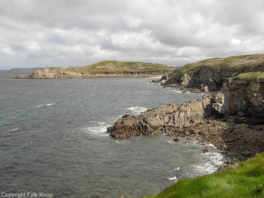 Bild: Blick vom Fort de Kermorvan auf das Fort de l´Îlette im Norden der Halbinsel