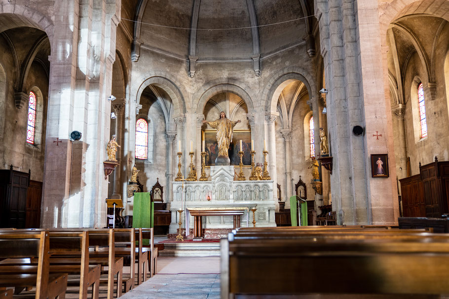 Bild: Pfarr-Kirche, St.-Nazaire et St.-Celse in Mazan, Vaucluse in der Provence 