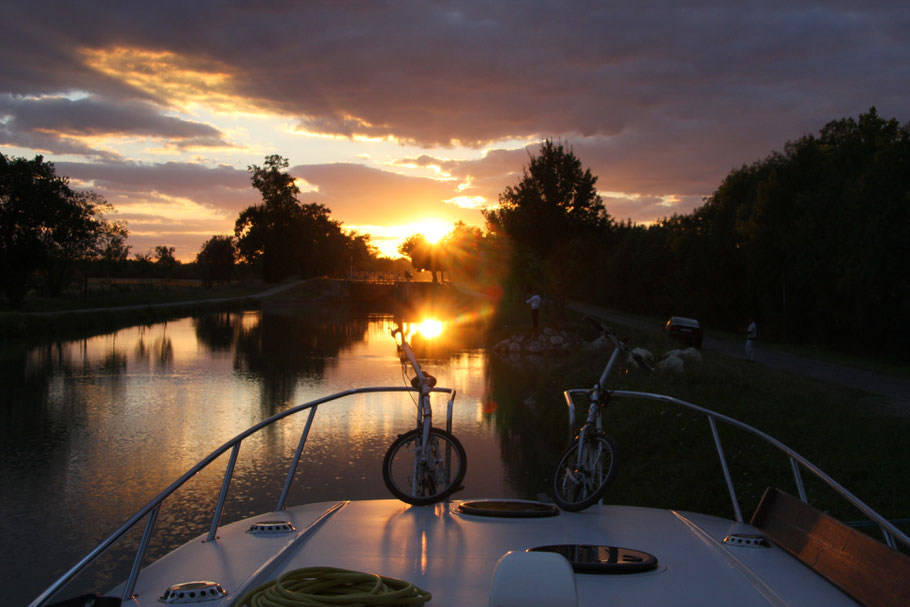 Hausboot-Tour auf dem Canal de Montech, Canal Latéral à la Garonne und Petite Baise 