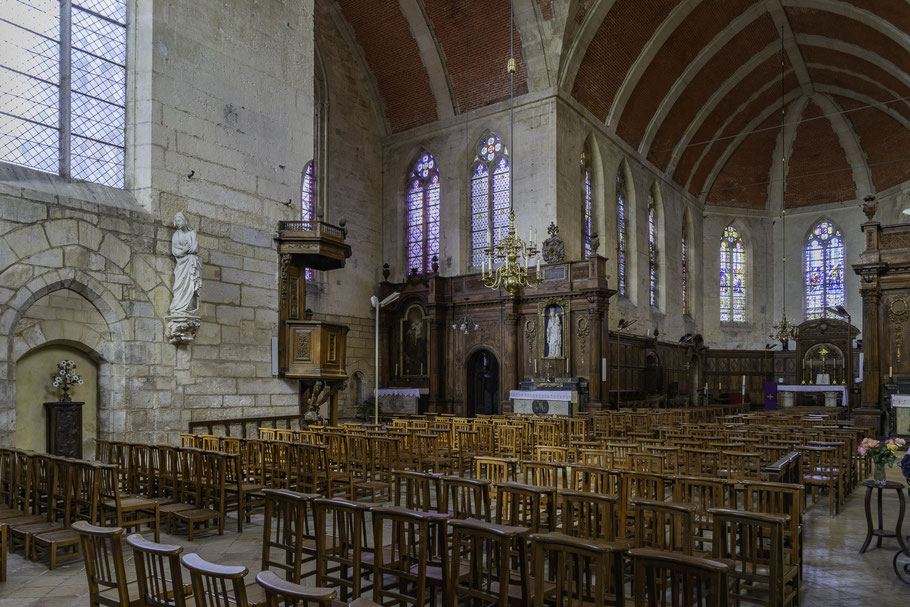 Bild: Im Innern der Collégiale Notre-Dame-de-l'Assomption in Écouis  