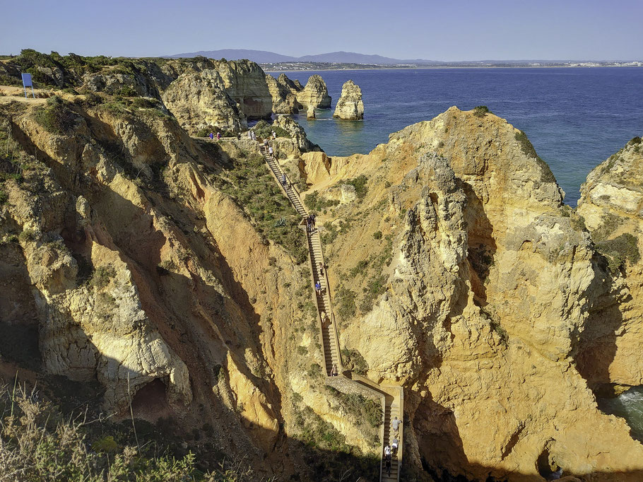 Bild: Treppe zur Ponta da Piedade an der Felsenküste der Algarve bei Lagos 