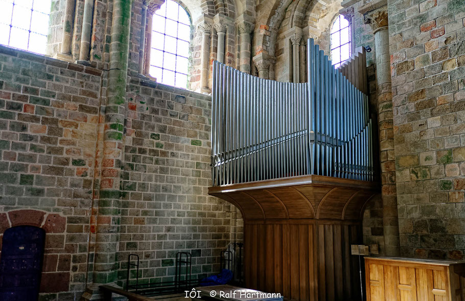 Bild: Orgel in der Kirche von Mont-Saint-Michel