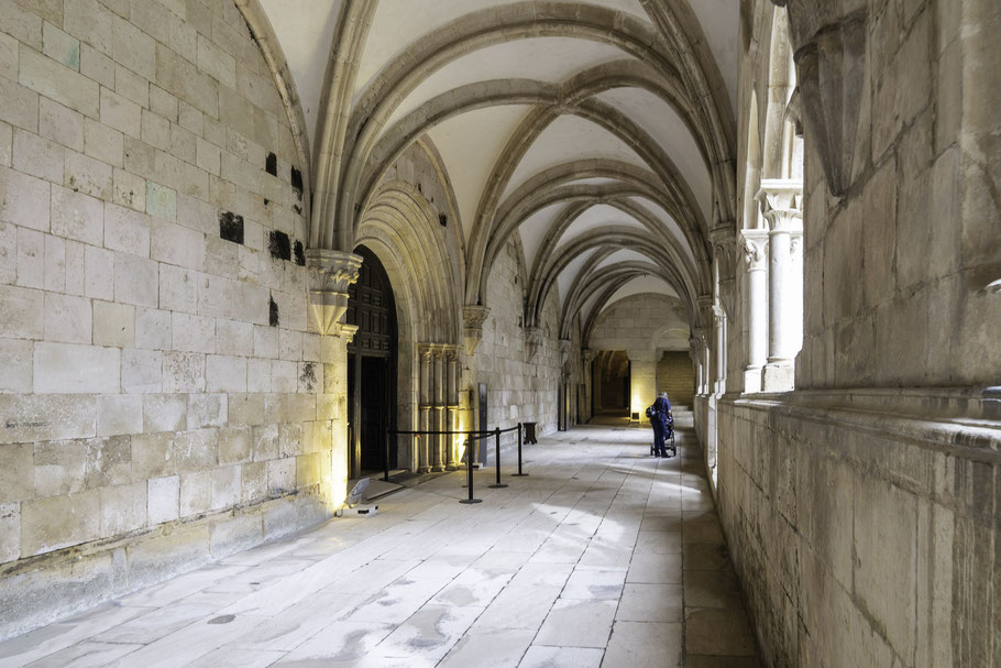 Bild: Der Kreuzgang oder auch das Klaustrum in der Mosteiro de Santa Maria de Alcobaça