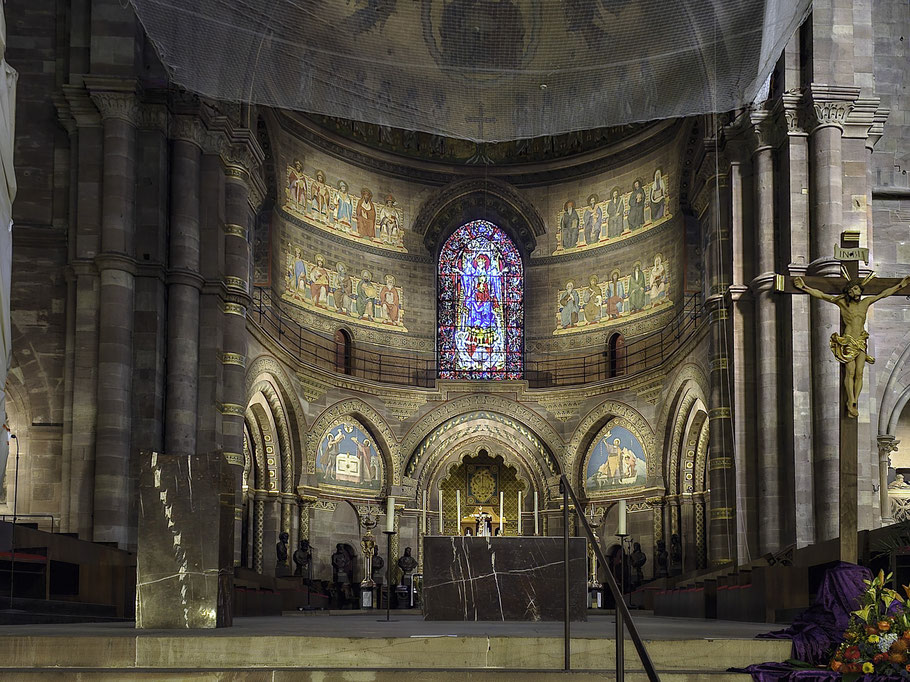 Bild: Der Chor mit Hauptaltar in der Cathédrale Notre-Dame de Strasbourg