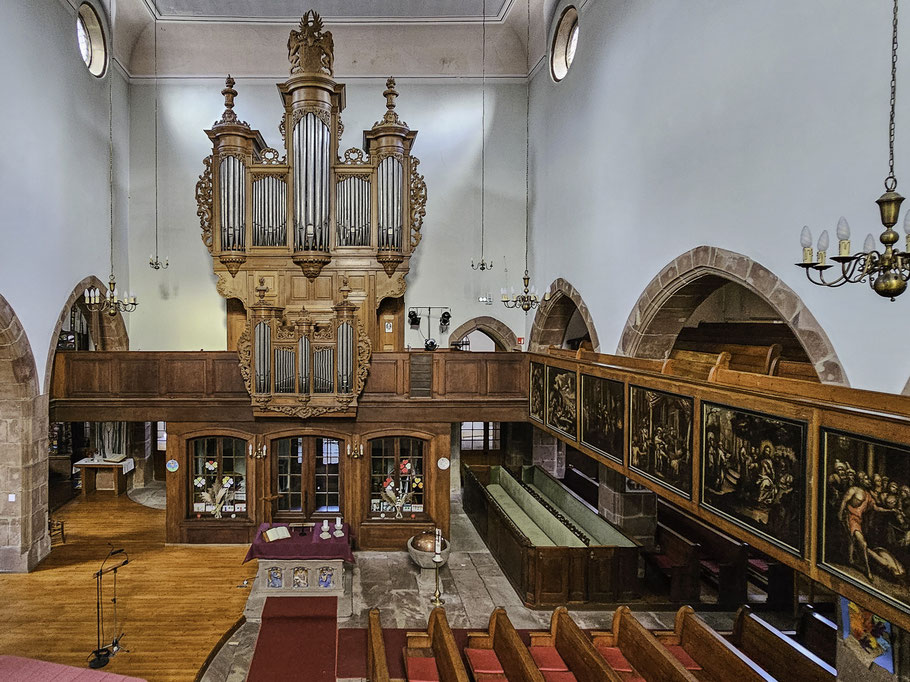 Bild: Im Innern der Église Protestante in Bouxwiller mit Silbermannorgel