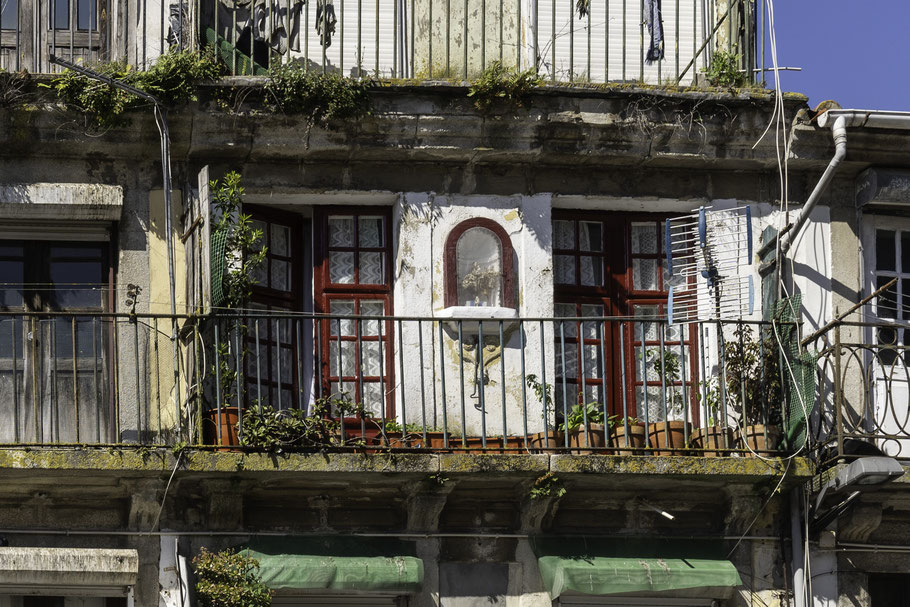 Bild: Häuserfront in Porto 