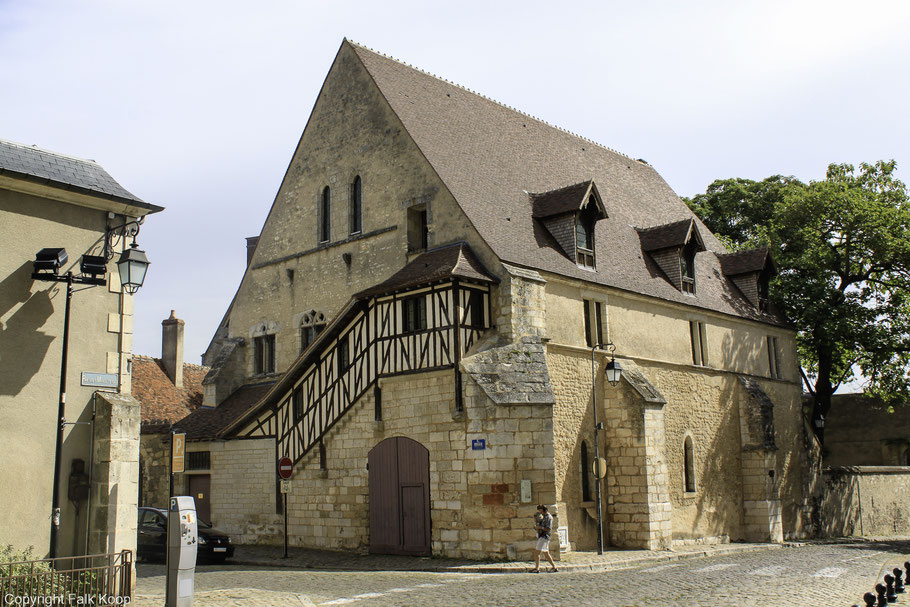 Bild: Die Zehntscheune von Bourges oder "La grange aux dimes de Bourges" aus dem 13. Jahrhundert 