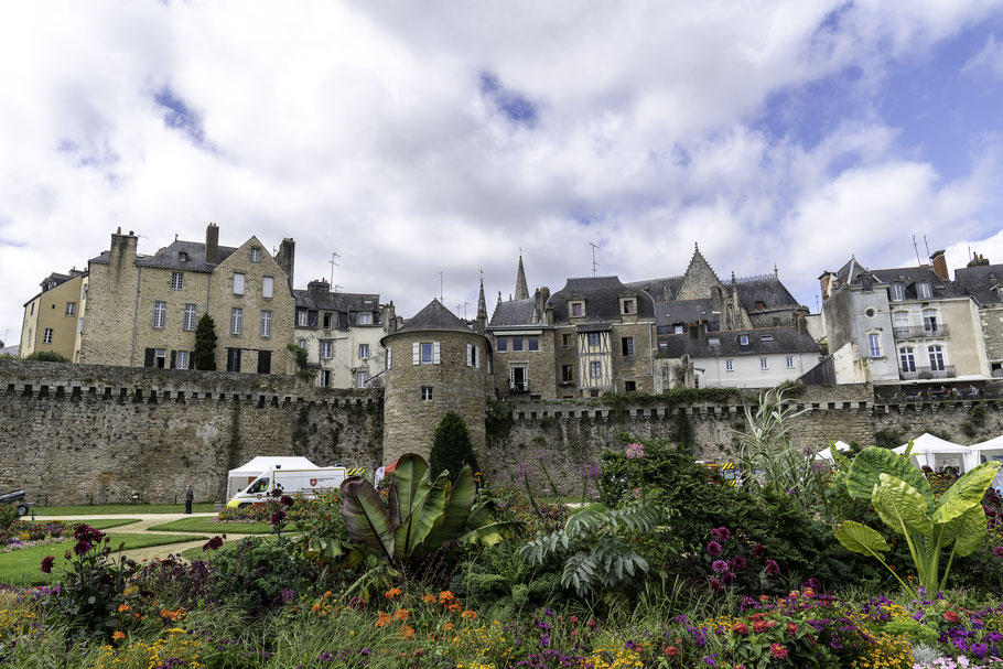 Bild: Stadtmauer und Renaissance-Gärten in Vannes 