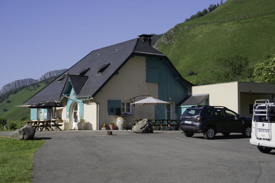 Bild: Der Stellplatz für Wohnmobile bzw. Campingplatz am Ortsnde am Plateau de Lhers