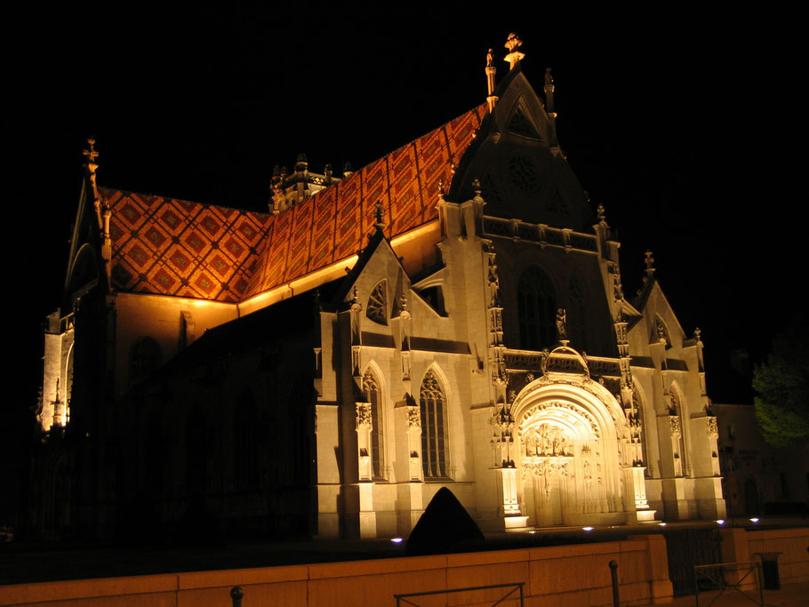 Bild: Monastère de Brou in Bourg-en-Bresse bei Nacht, Frankreich