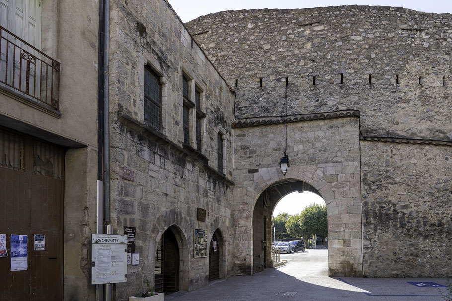 Bild: Stadttor von der Innenseite in Villefranche-de-Conflent 