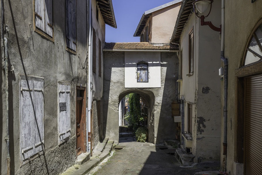 Bild: Tarascon-sur-Ariège im Département Ariège, hier Altstadt in der Rue Nauge