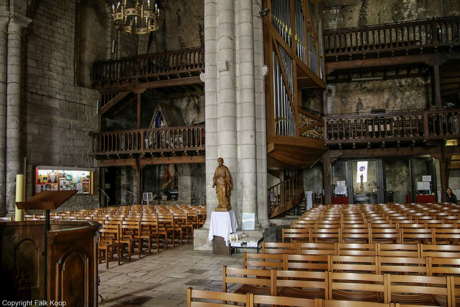 Bild: im Innern der Basilika Saint-Sauveur in Rocamadour