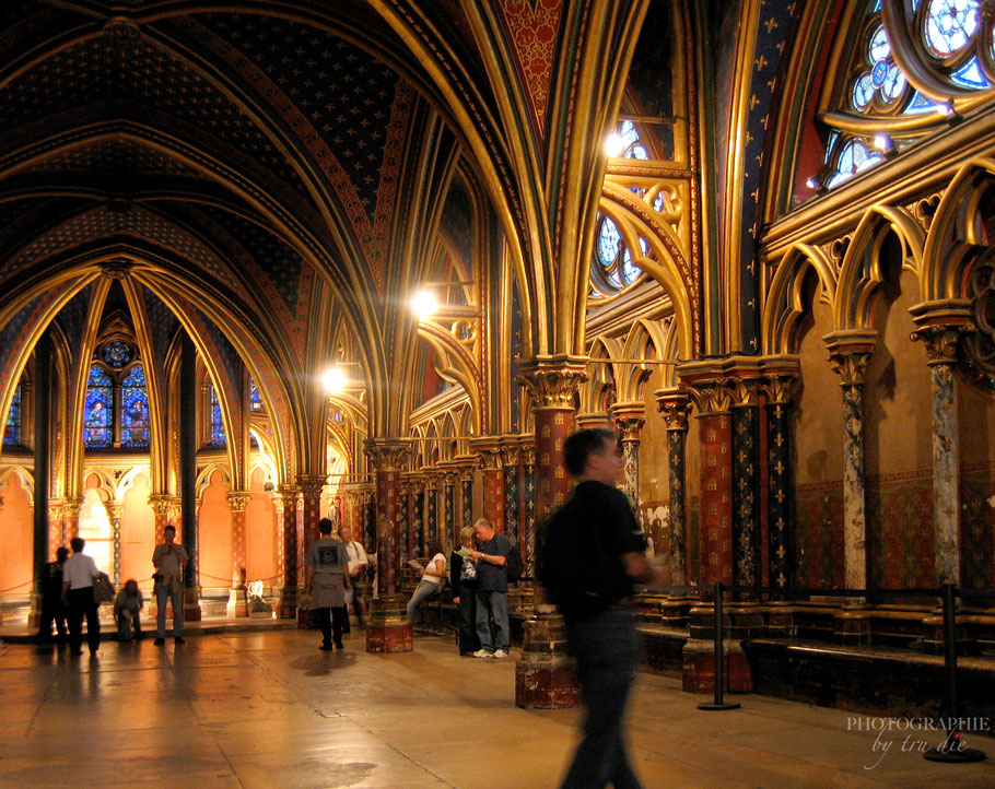 Bild: Unterkirche von Sainte-Chapelle in Paris 