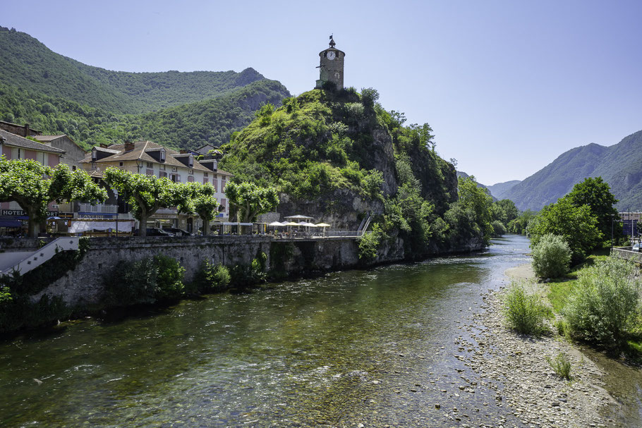 Bild: Tarascon-sur-Ariège im Département Ariège in den Pyrenäen, hier mit Tour le Castella