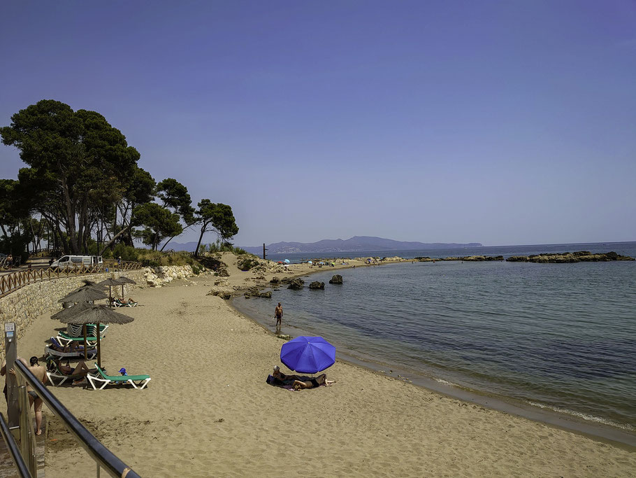Bild: an Strand von El Portitxol und Platja del Convent in L´Escala, Spanien