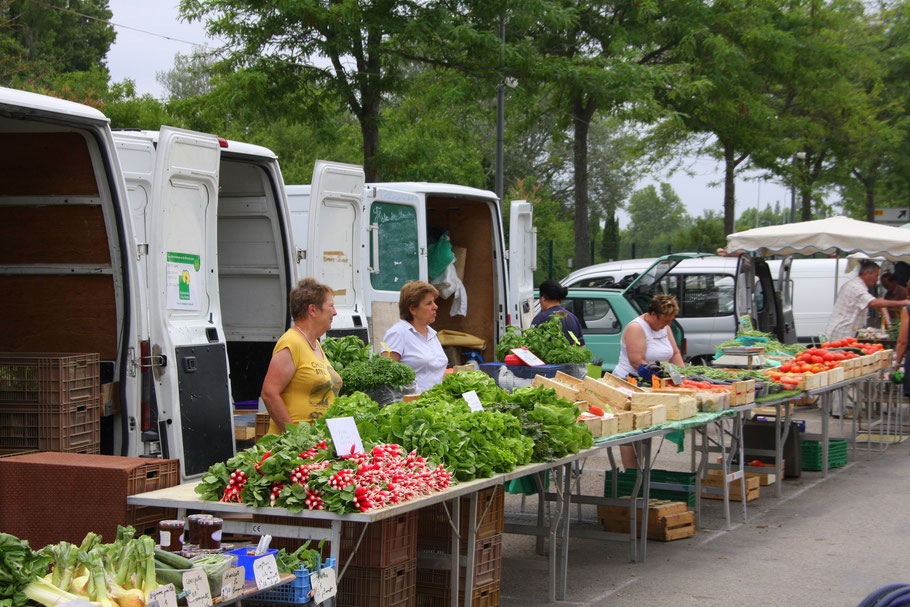 Bild: Markt in Velleron (Le marché agricole de Velleron)