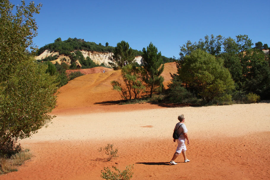 Bild: Wanderung in den Ockerbergen von Rustrel