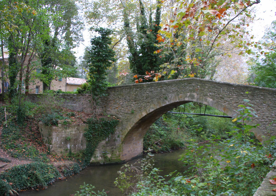 Bild Brücke beim Château de la Barben