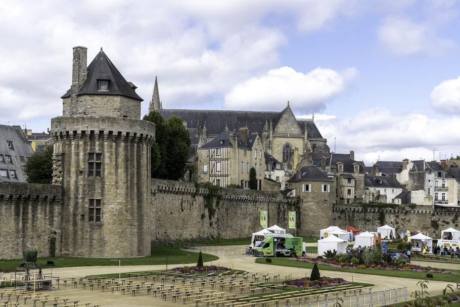 Bild: Stadtmauer mit Tour du Connétable und Renaissance-Gärten in Vannes